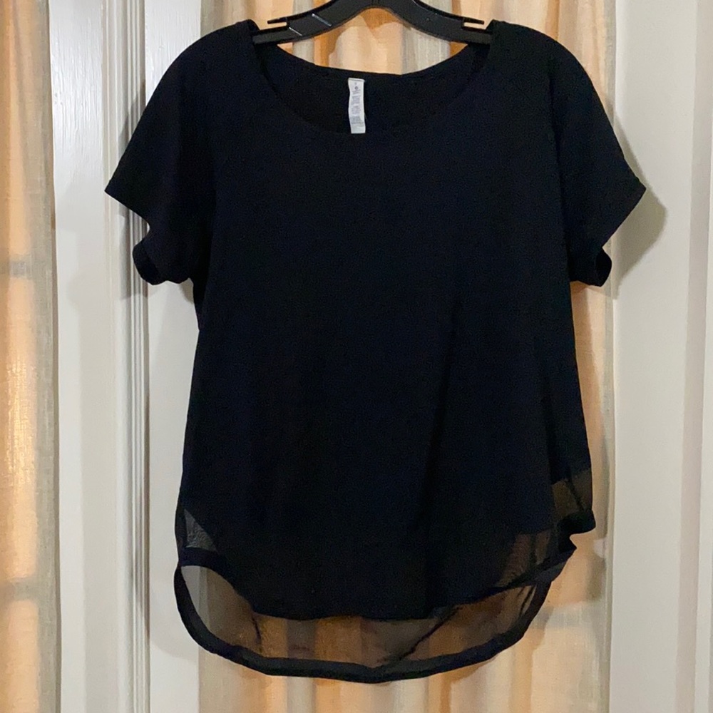 Lululemon Short Sleeve Mesh Top Size 8